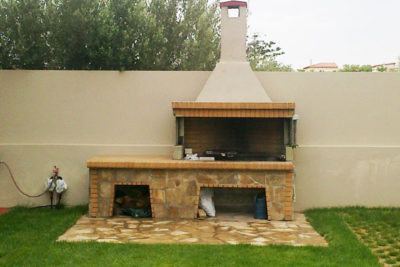 barbeque with stone facade and counter from thermozel