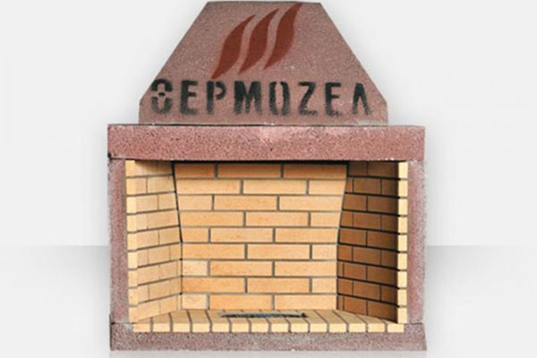 Middle open fireplace with firebrick